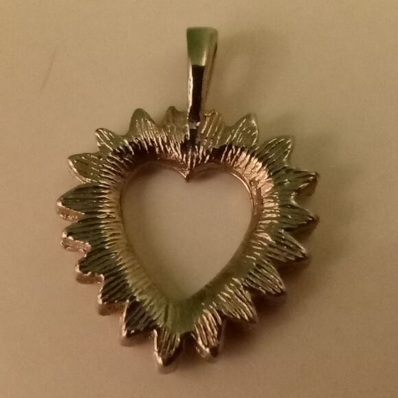 Gold heart with diamonds pendant for necklace - Picture 4 of 5